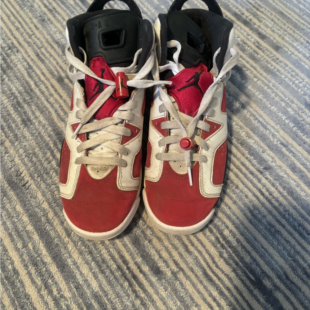 Red And White Jordan Fours Size Men’s 5.5￼